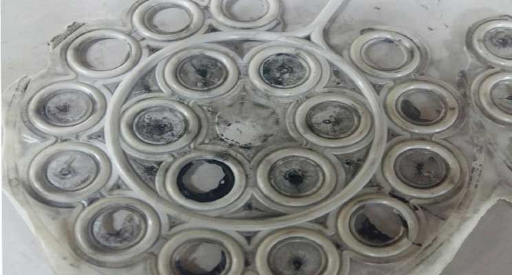 Composto para limpeza de molde